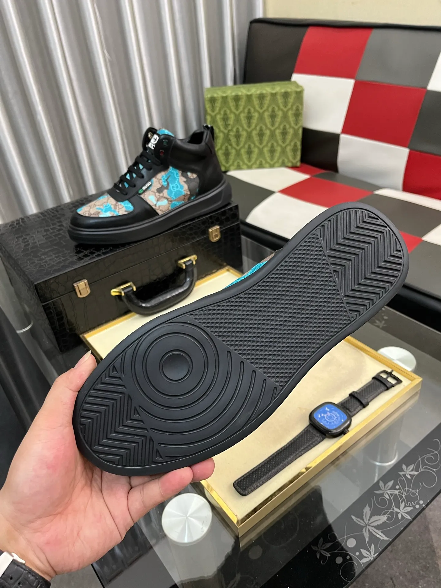 Men's shoes💰: 420⌚️⌚️[GUCCI sheepskin lining] Men's classic Gucci high-top casual shoes, original quality💯The upper is made of imported Italian cowhide and sheepskin lining, with fine workmanship and high-end atmosphere. Has a fashionable and exemplary look. Original rubber wear-resistant outsole. Code number: 38-44